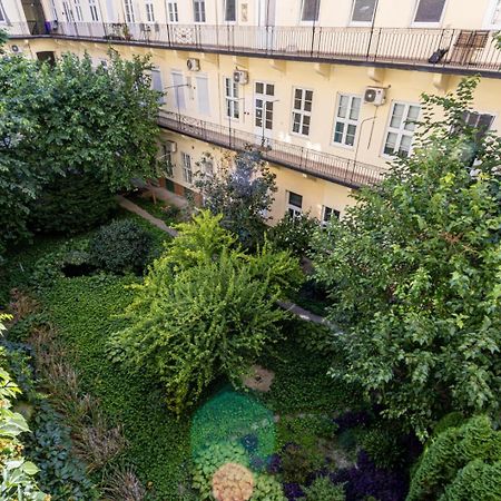 Oasis Apartment On The Broadway With Ac Budapest Eksteriør bilde