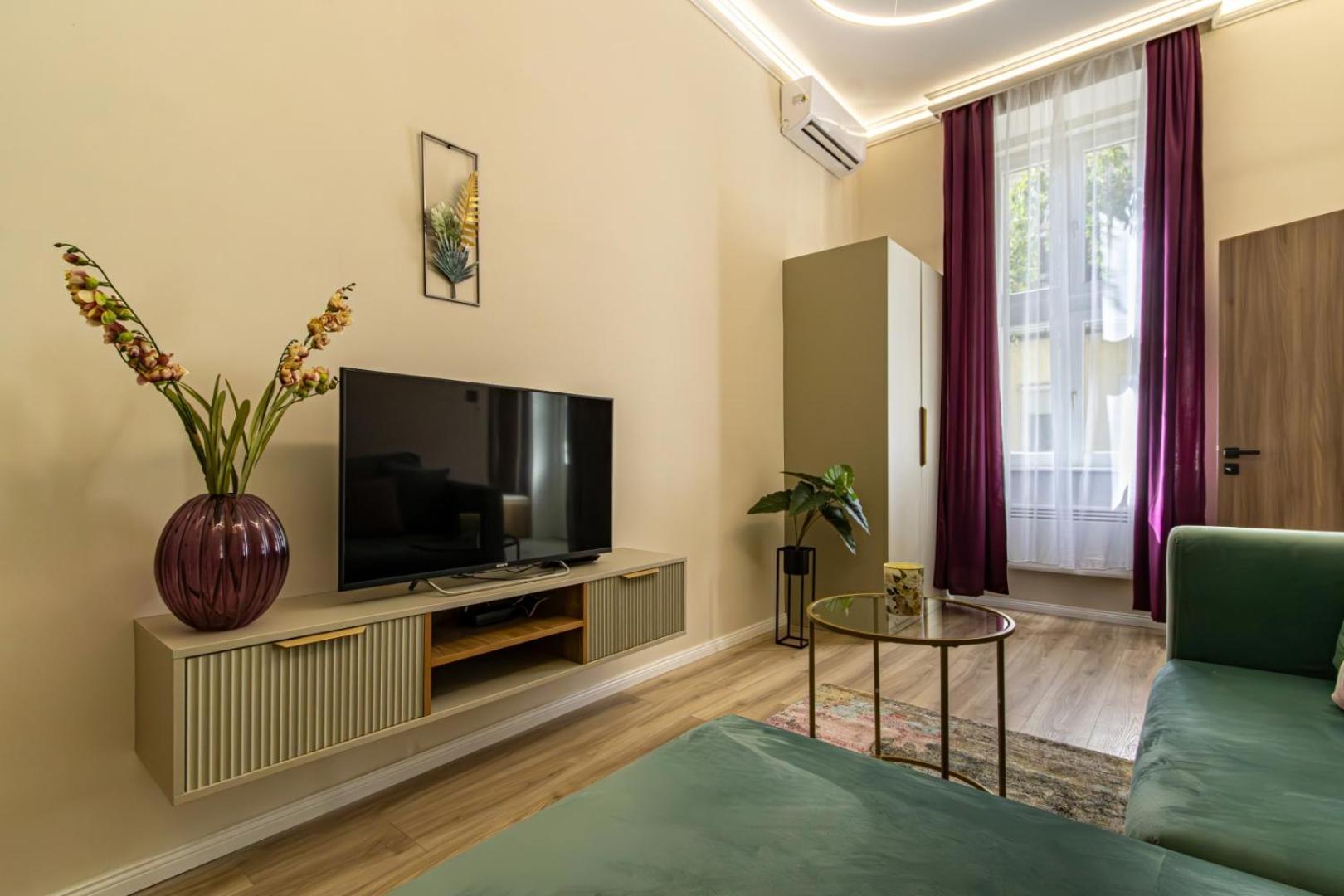 Oasis Apartment On The Broadway With Ac Budapest Eksteriør bilde