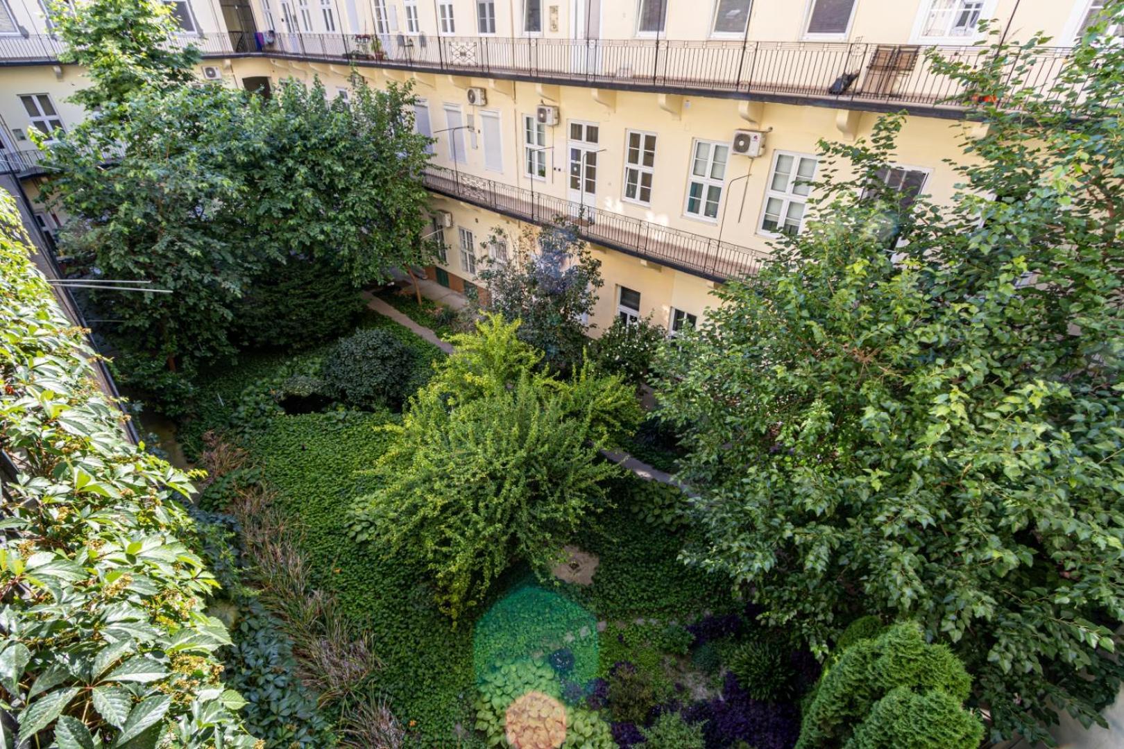 Oasis Apartment On The Broadway With Ac Budapest Eksteriør bilde