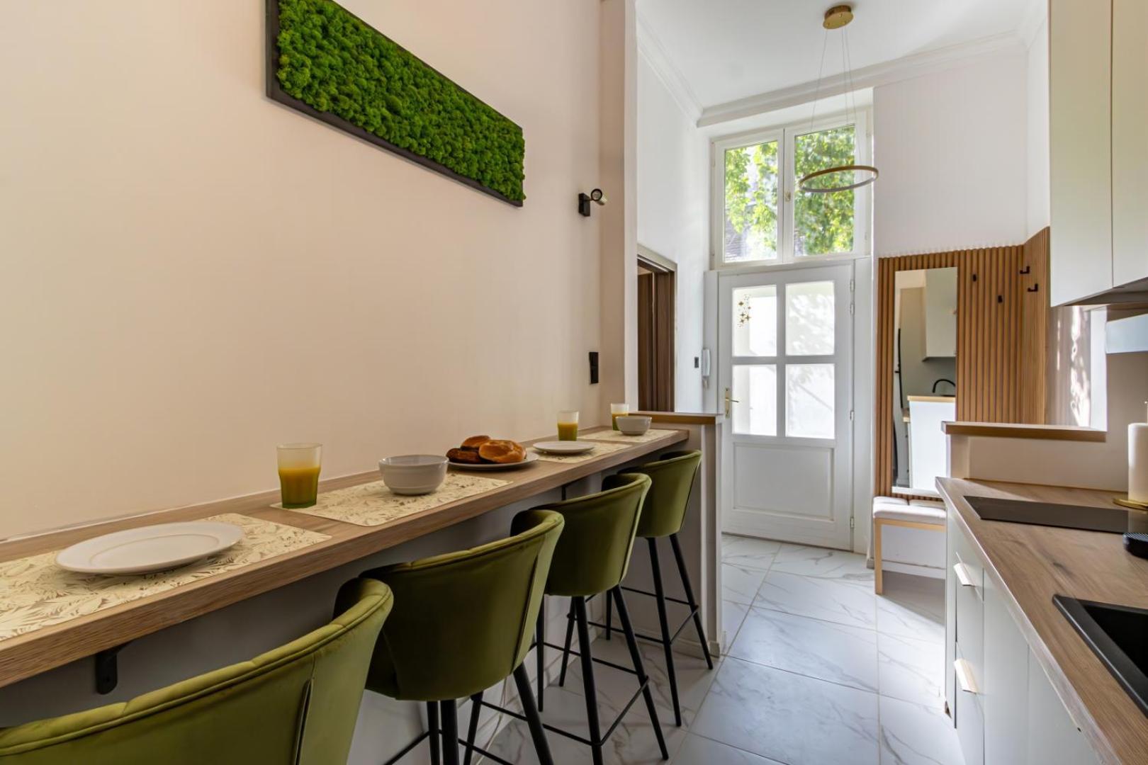 Oasis Apartment On The Broadway With Ac Budapest Eksteriør bilde